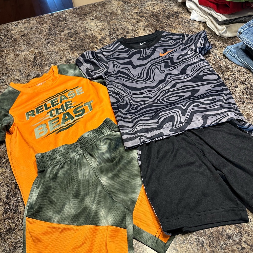 Nike Kids' Black and Gray Swirl Tee